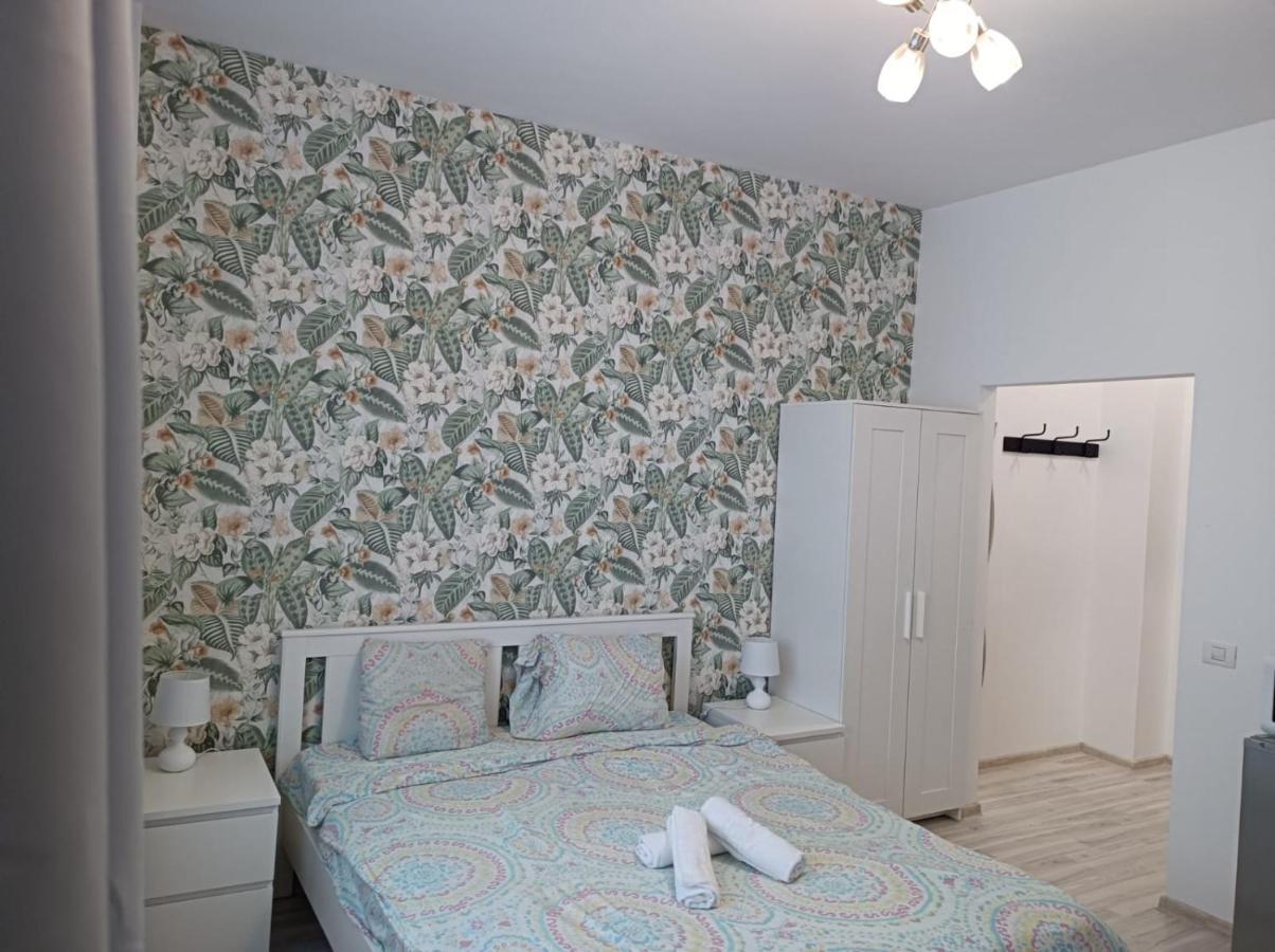 Central Comforts Apartments Bukares Bagian luar foto